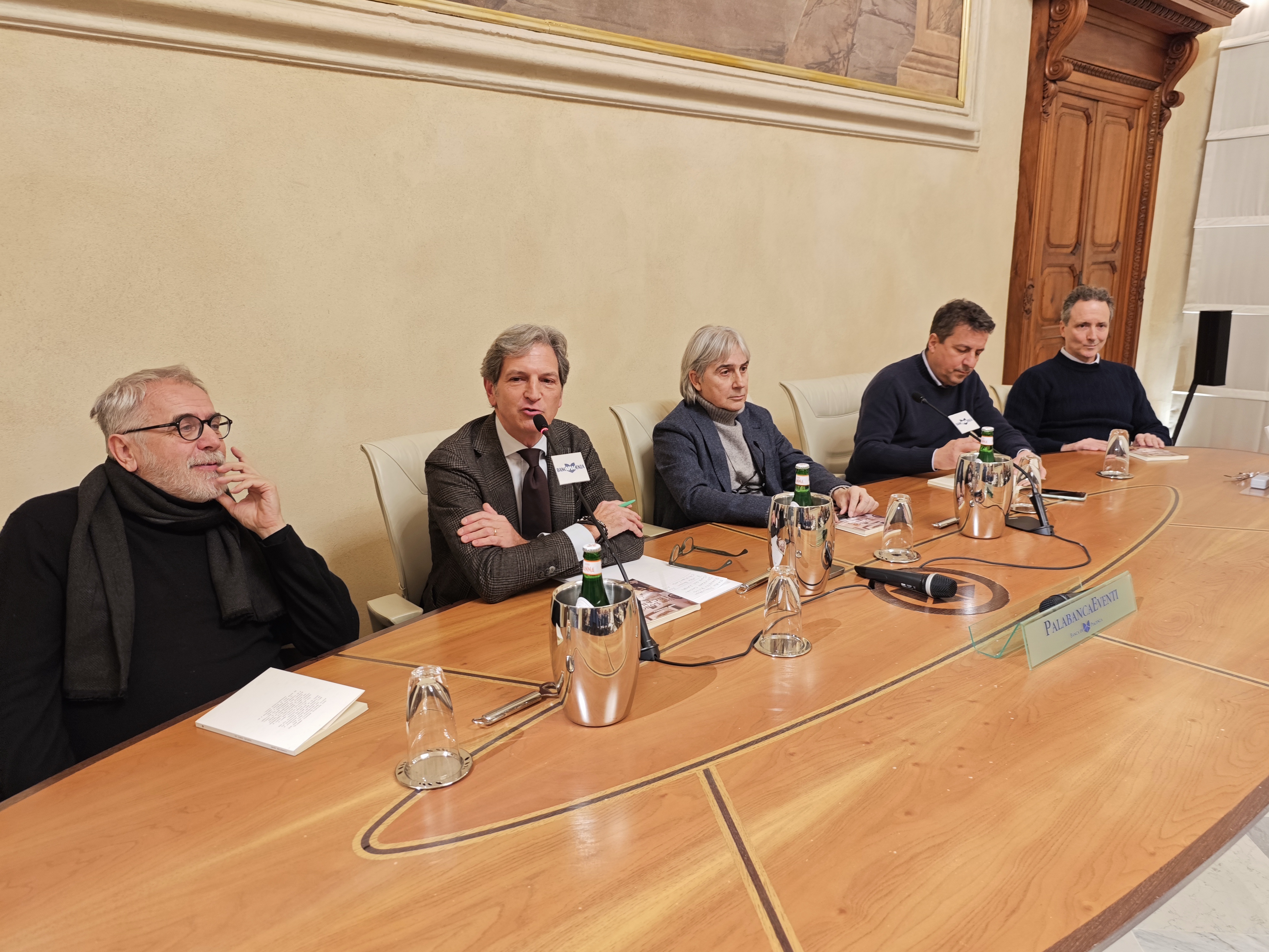 PRESENTATO AL PALABANCAEVENTI IL LIBRO DI MOLINAROLI SUGLI ANNI SETTANTA «LETTURA CHE EMOZIONA»