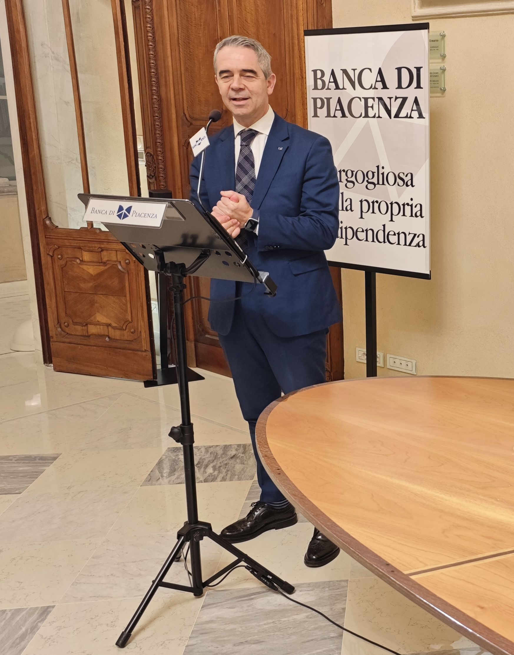 PRESENTATO AL PALABANCAEVENTI IL LIBRO DI MOLINAROLI SUGLI ANNI SETTANTA «LETTURA CHE EMOZIONA»