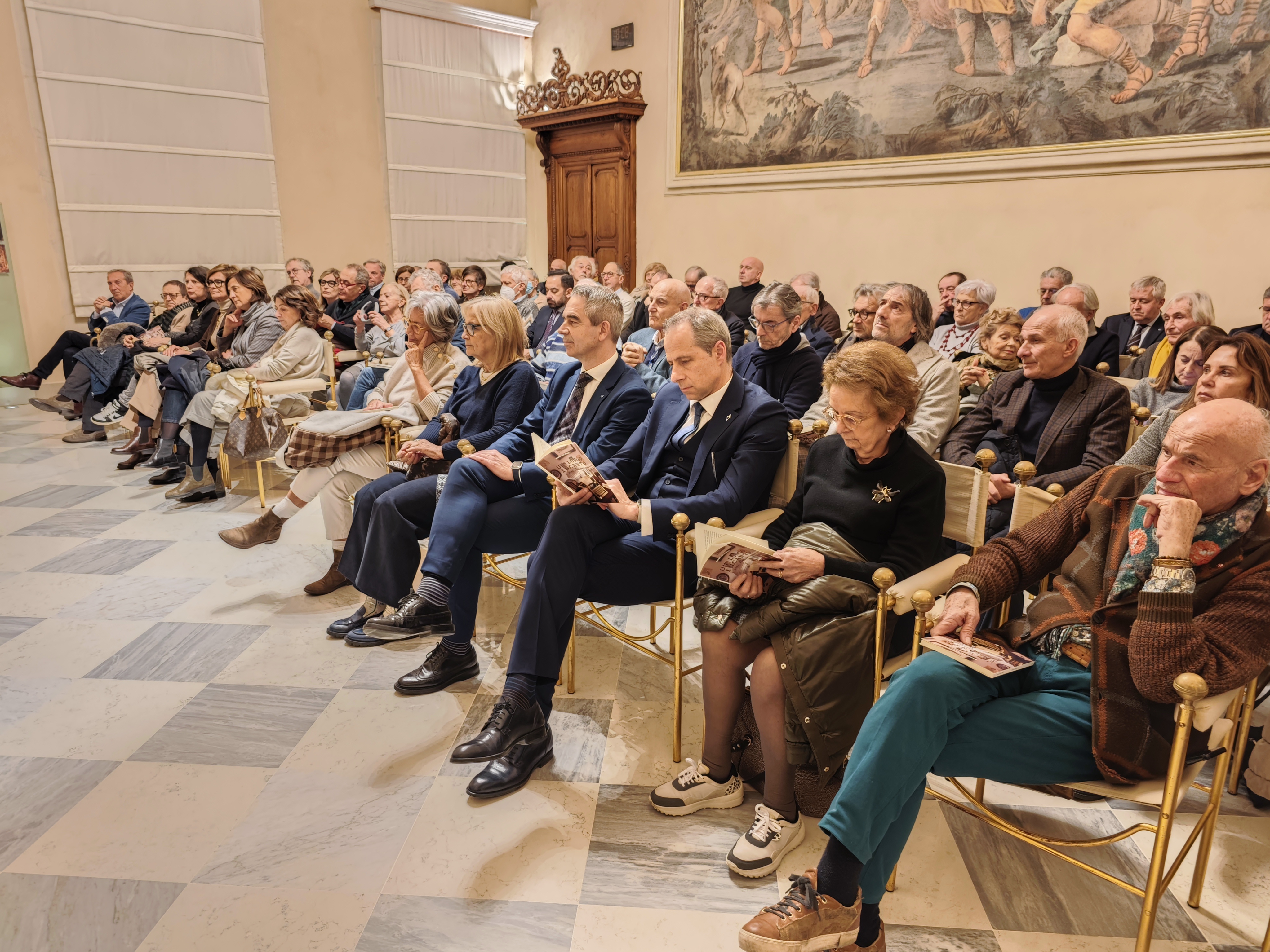 PRESENTATO AL PALABANCAEVENTI IL LIBRO DI MOLINAROLI SUGLI ANNI SETTANTA «LETTURA CHE EMOZIONA»
