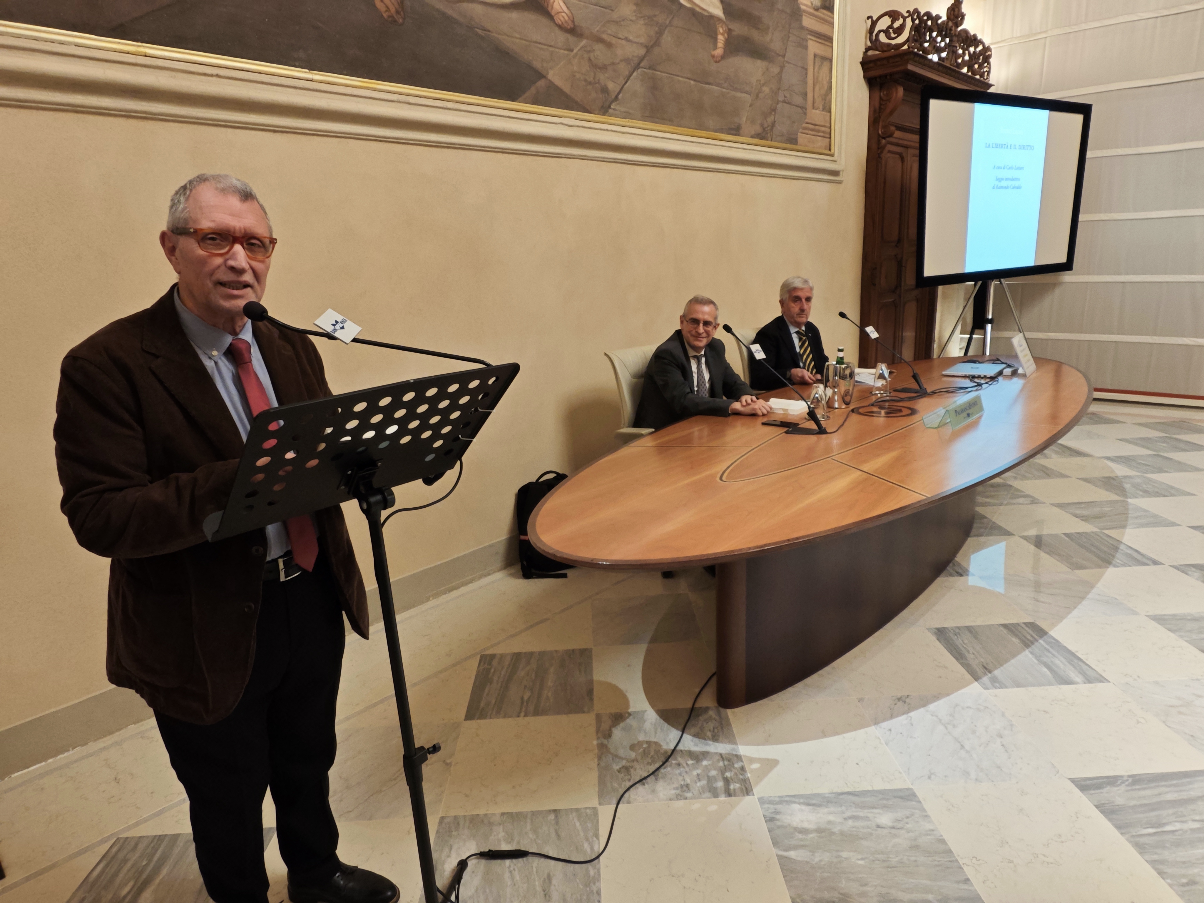 «MENO LEGGI, PIU' LIBERTA'» PRESENTATO AL PALABANCAEVENTI IL VOLUME DI BRUNO LEONI FREEDOM AND THE L