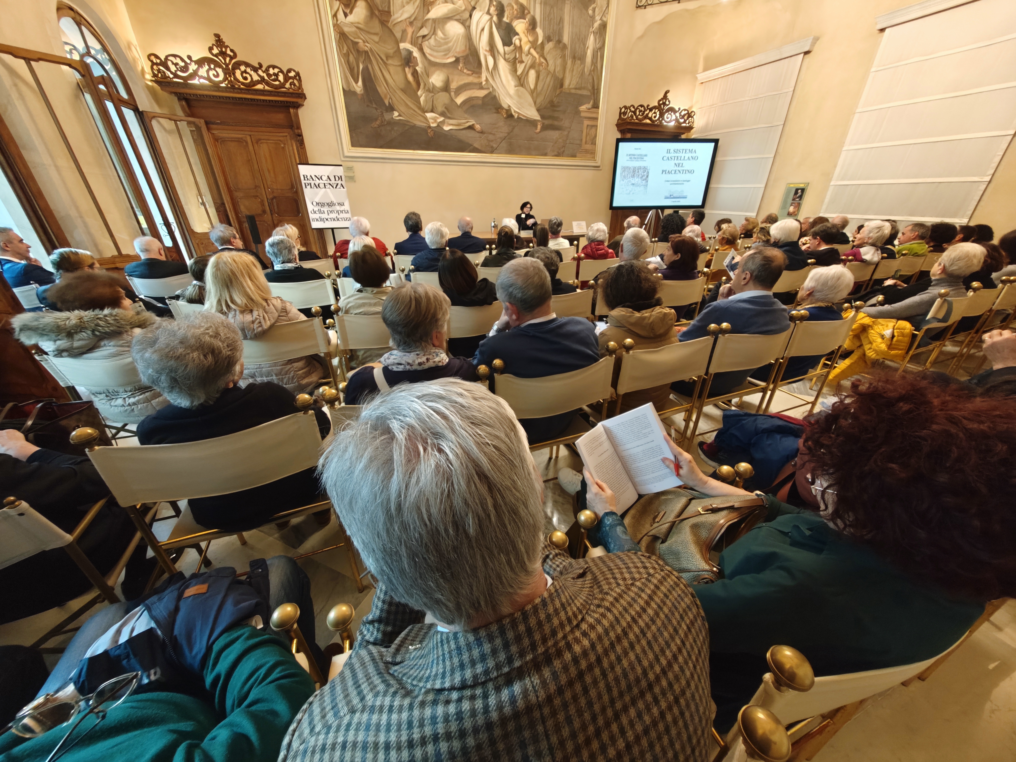 PRESENTATO AL PALABANCAEVENTI L'ULTIMO LIBRO DI VALERIA POLI SUI CASTELLI DEL PIACENTINO