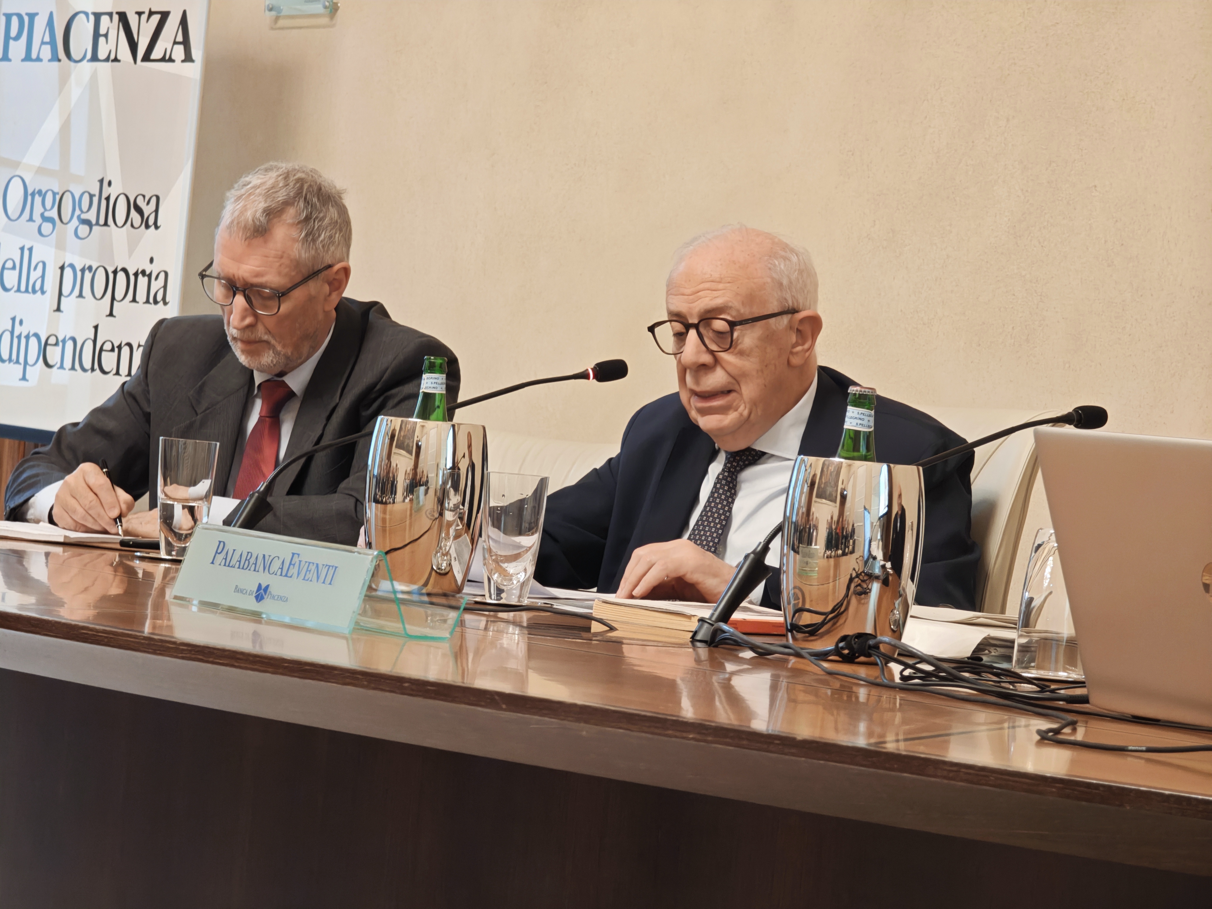 FERNANDO MANZOTTI E IL VESCOVO SCALABRINI: DUE MODI ORIGINALI DI STUDIARE L'EMIGRAZIONE