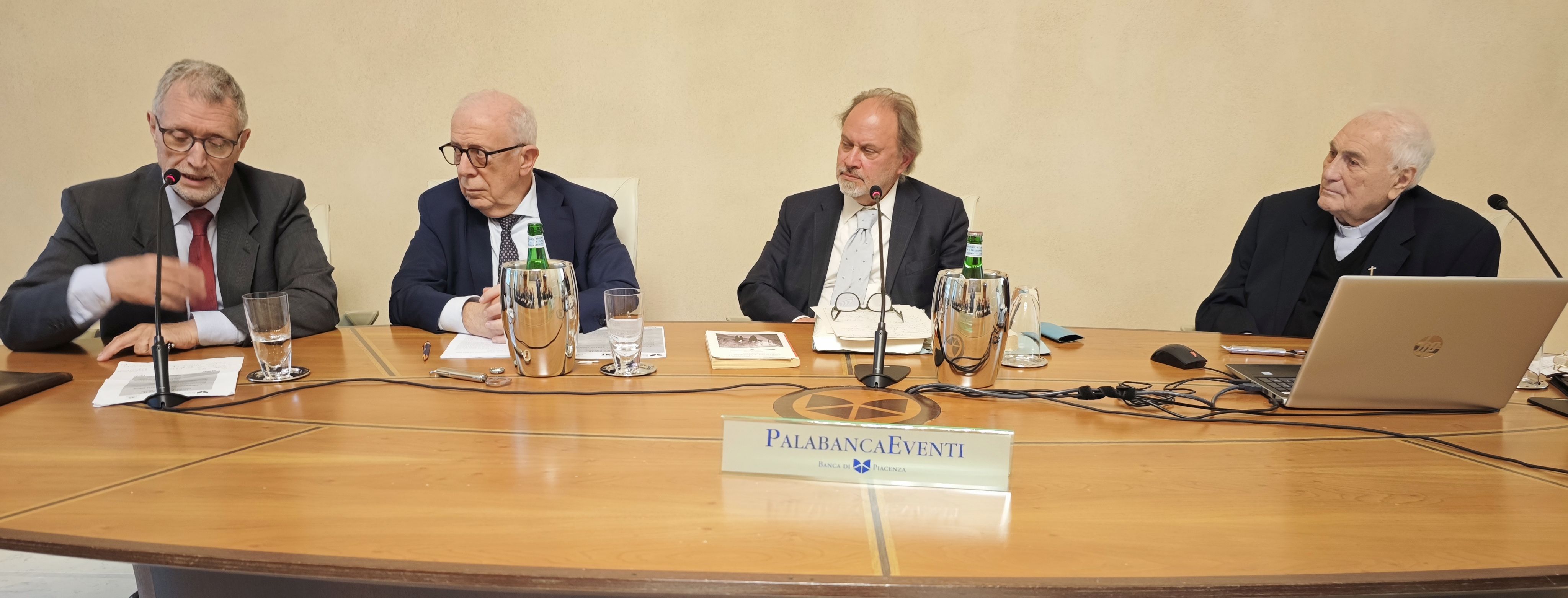 FERNANDO MANZOTTI E IL VESCOVO SCALABRINI: DUE MODI ORIGINALI DI STUDIARE L'EMIGRAZIONE